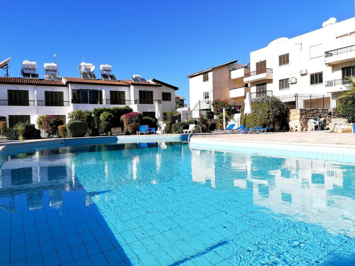 Margarita Gardens - Self Service Apartments Pafos Dış mekan fotoğraf